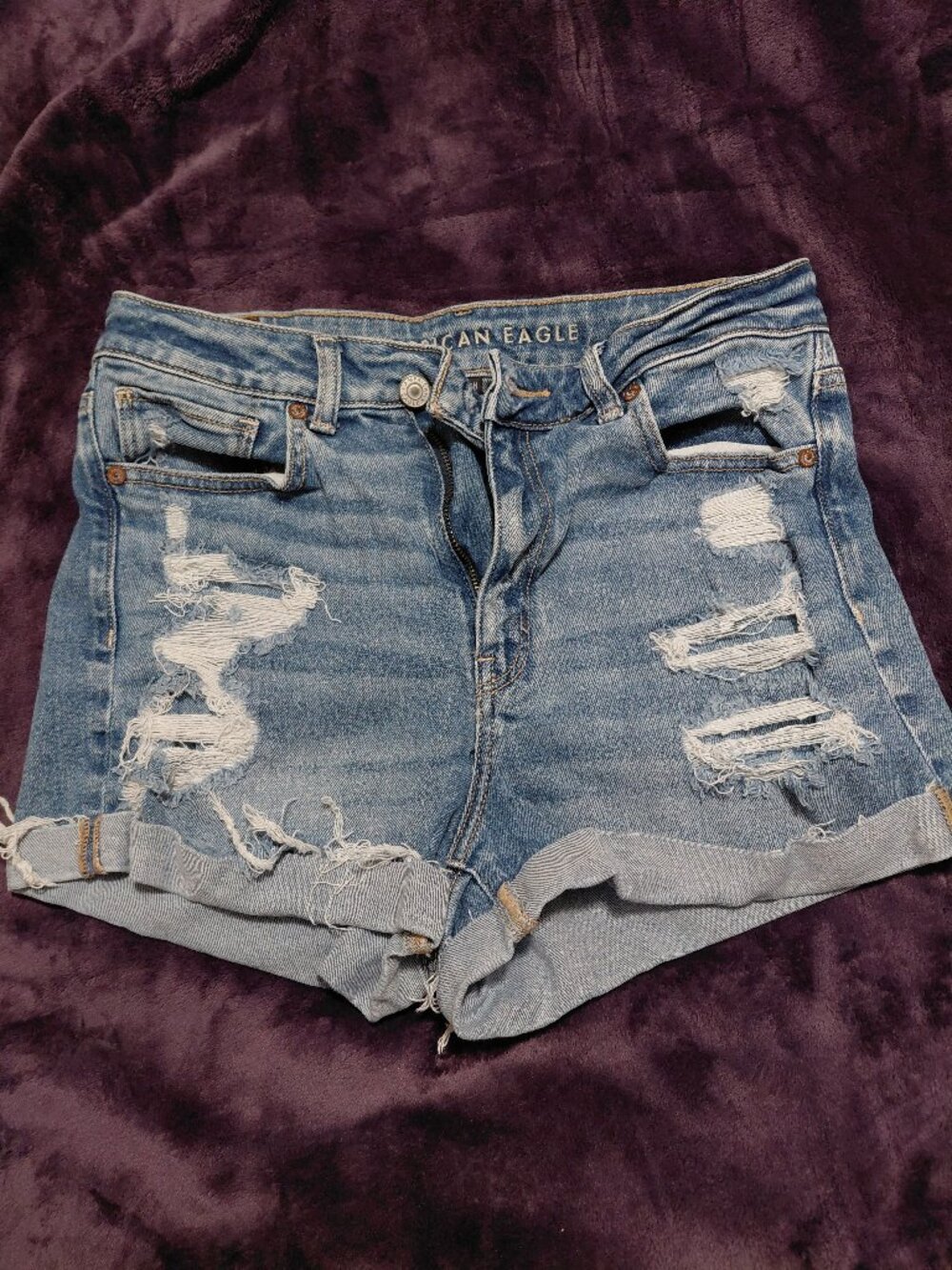 American Eagle Mom Shorts Size 8 Distressed Stretch Denim Cuffed Jean Shorts